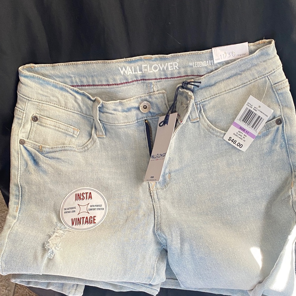 Wallflower Women's Vintage Light Denim Jeans